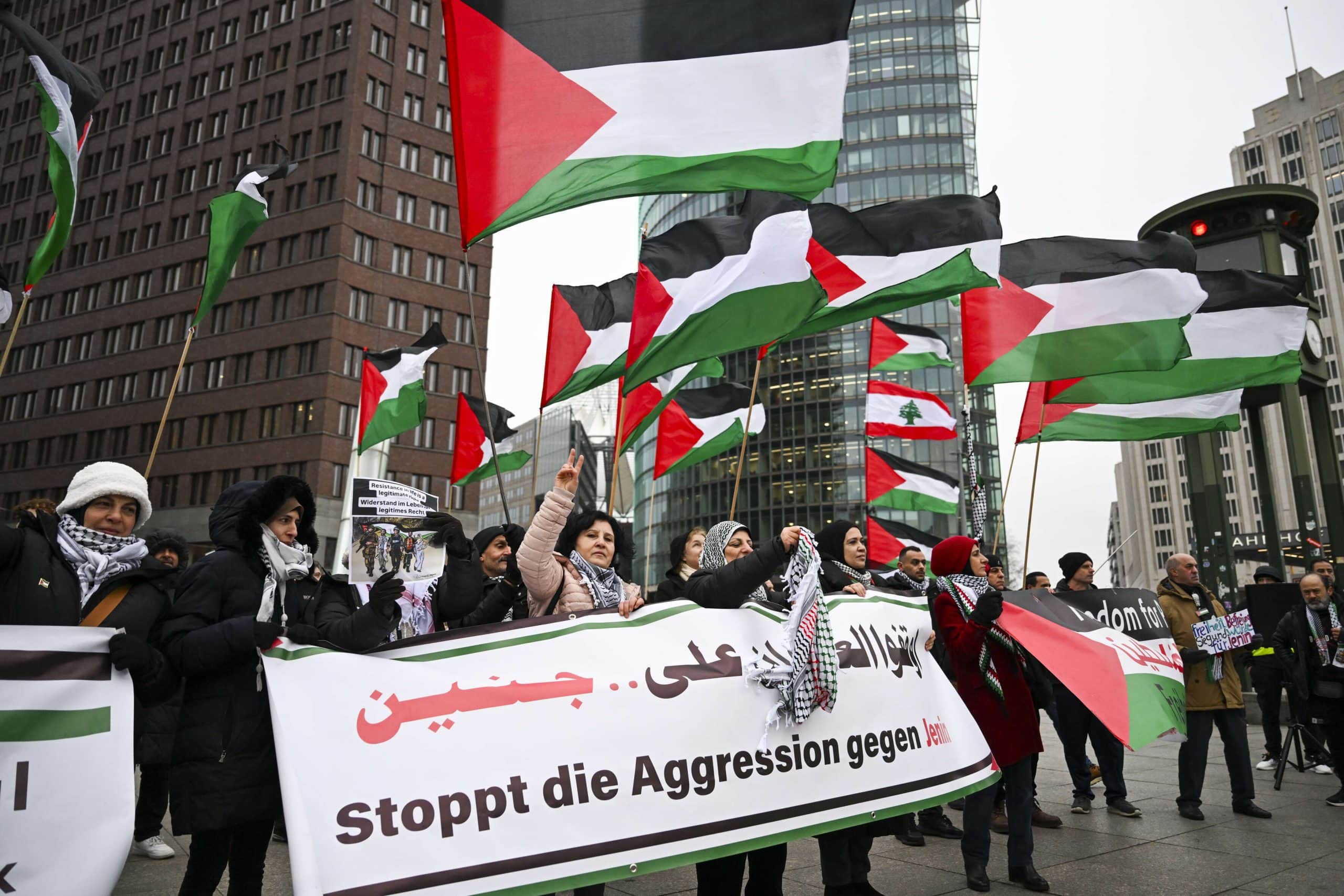 ألمانيا.. تظاهرة منددة بخطة ترامب لتهجير الفلسطينيين